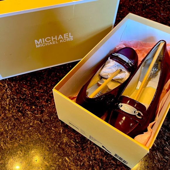 Michael Kors Lainey Mid Loafer in a patent Merlot size 7 brand new in the box. - Picture 1 of 5
